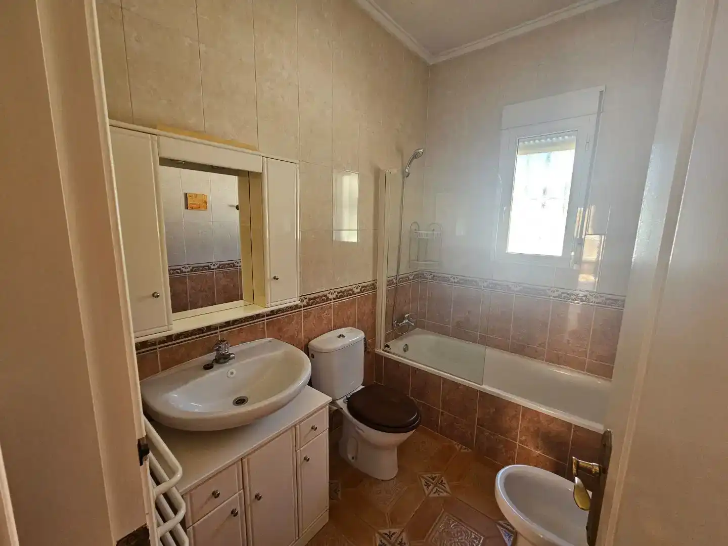 Bany de Casa o xalet en venda en Rojales amb Aire condicionat, Jardí privat i Piscina