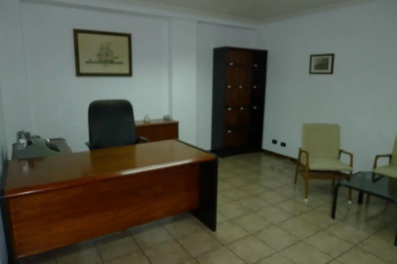 Oficina de alquiler en Rua Do Bierzo, 32, Universidad