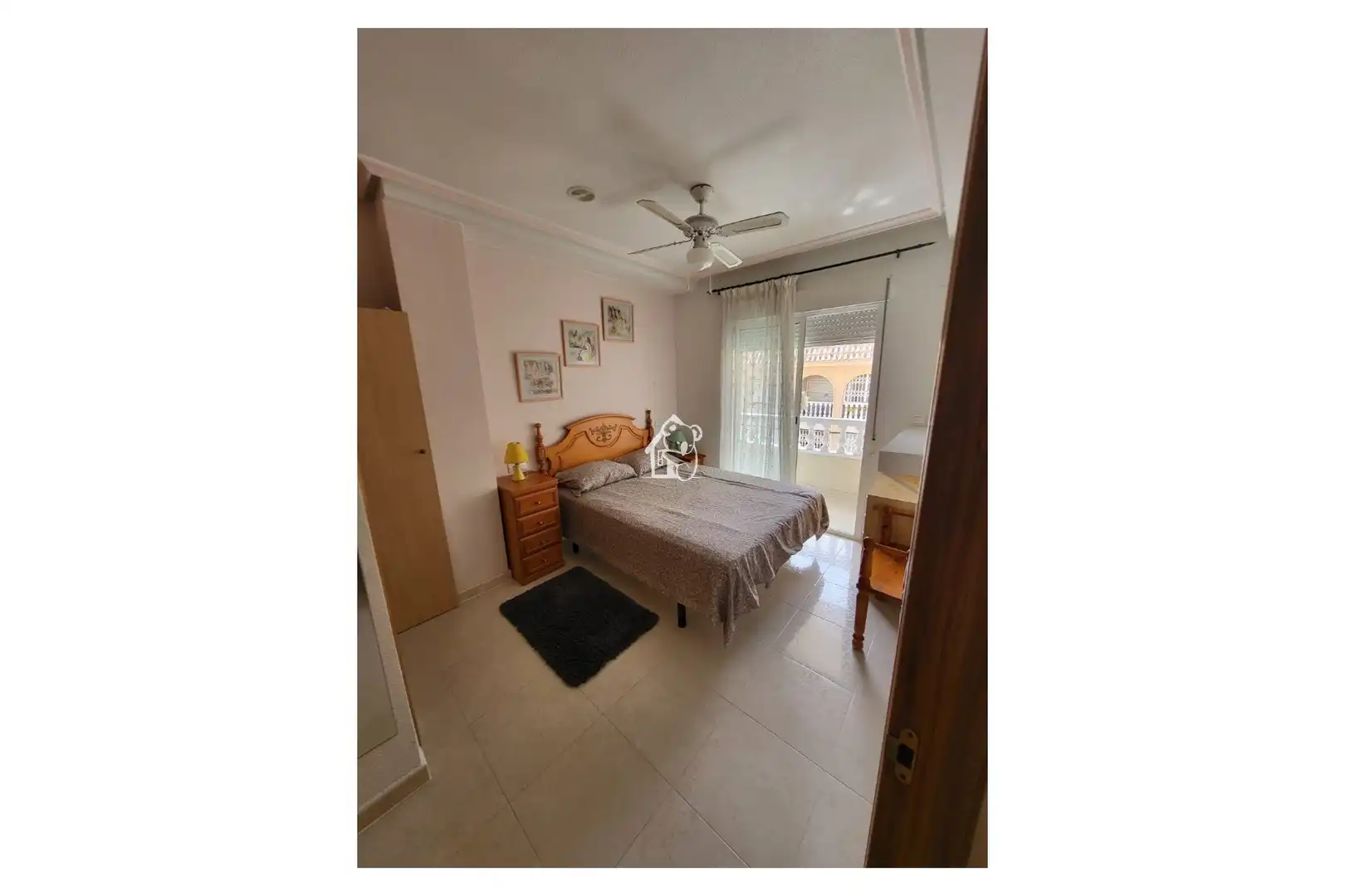 Dormitori de Apartament de lloguer en Torrevieja amb Aire condicionat, Terrassa i Moblat