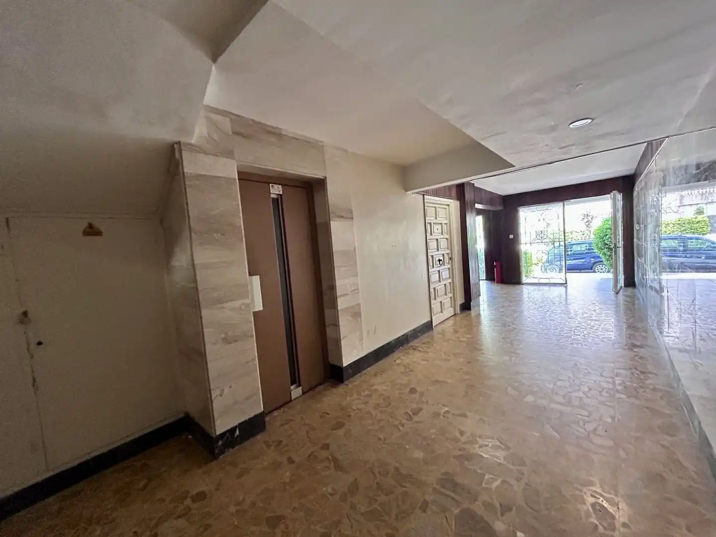 Wohnung zum Verkauf in Laredo mit Heizung, Terrasse und Möbliert