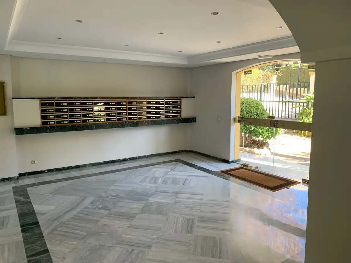 Apartament amb piscina en venda a Avenida Conde Rudi, imagen 2