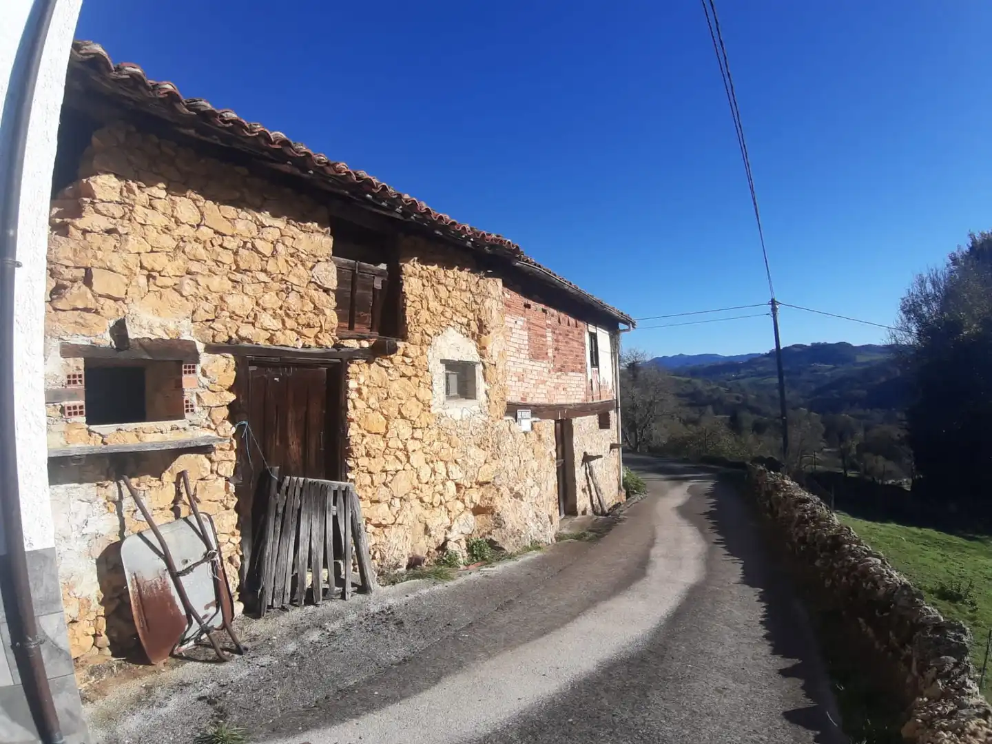 Vista exterior de Casa adosada en venta en Cabranes