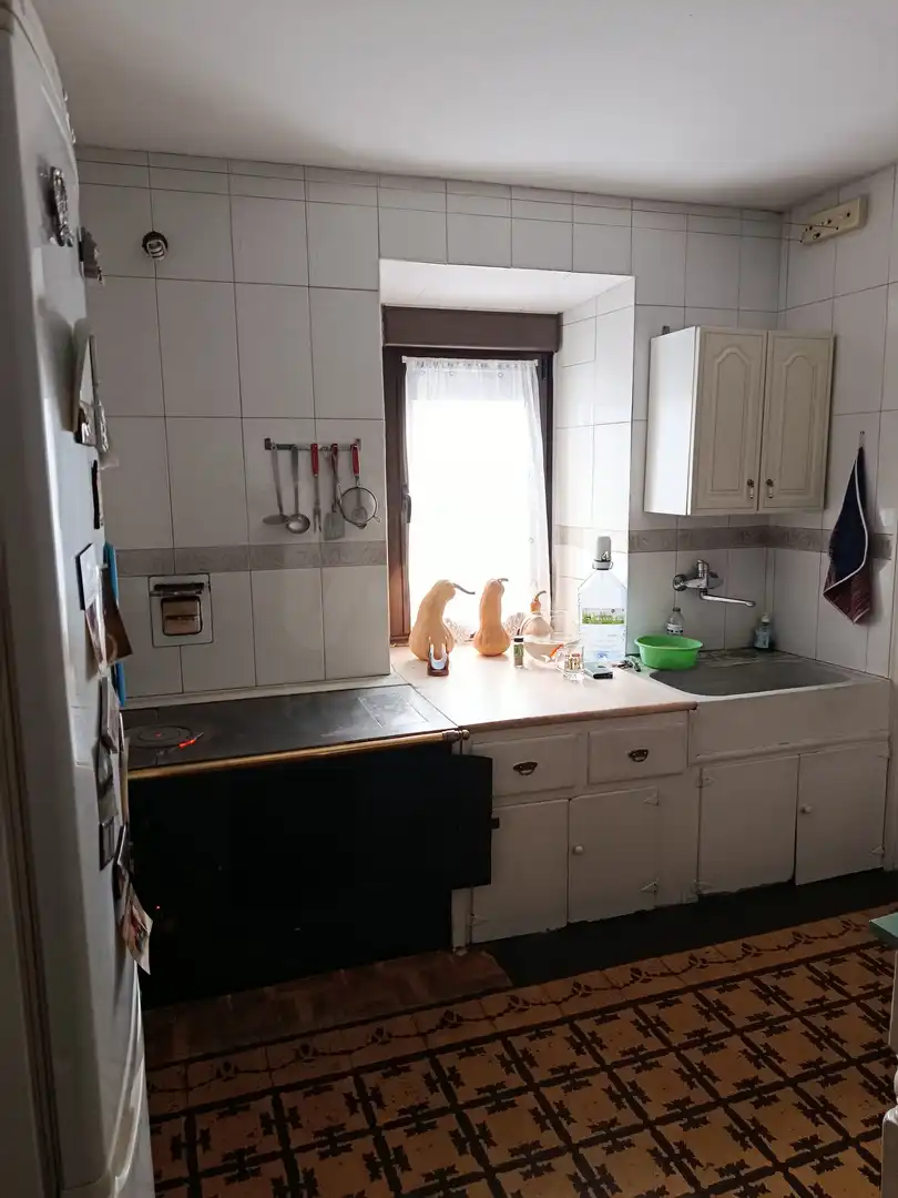 Cuina de Casa o xalet en venda en Cabrillanes amb Calefacció