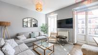 Living room of Flat to rent in  Madrid Capital  with Air Conditioner, Heating and Parquet flooring