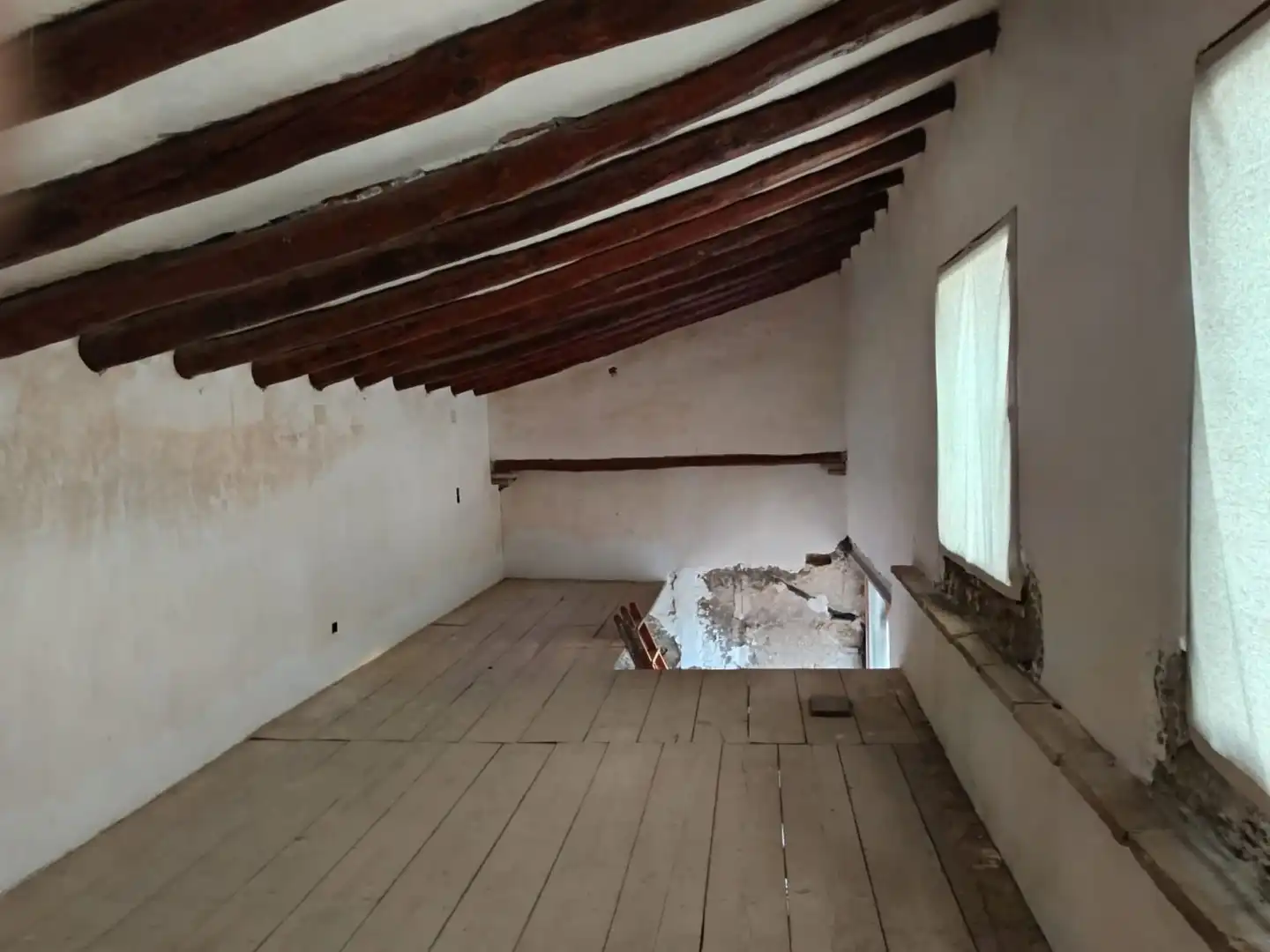 Country homes for sale in Siétamo