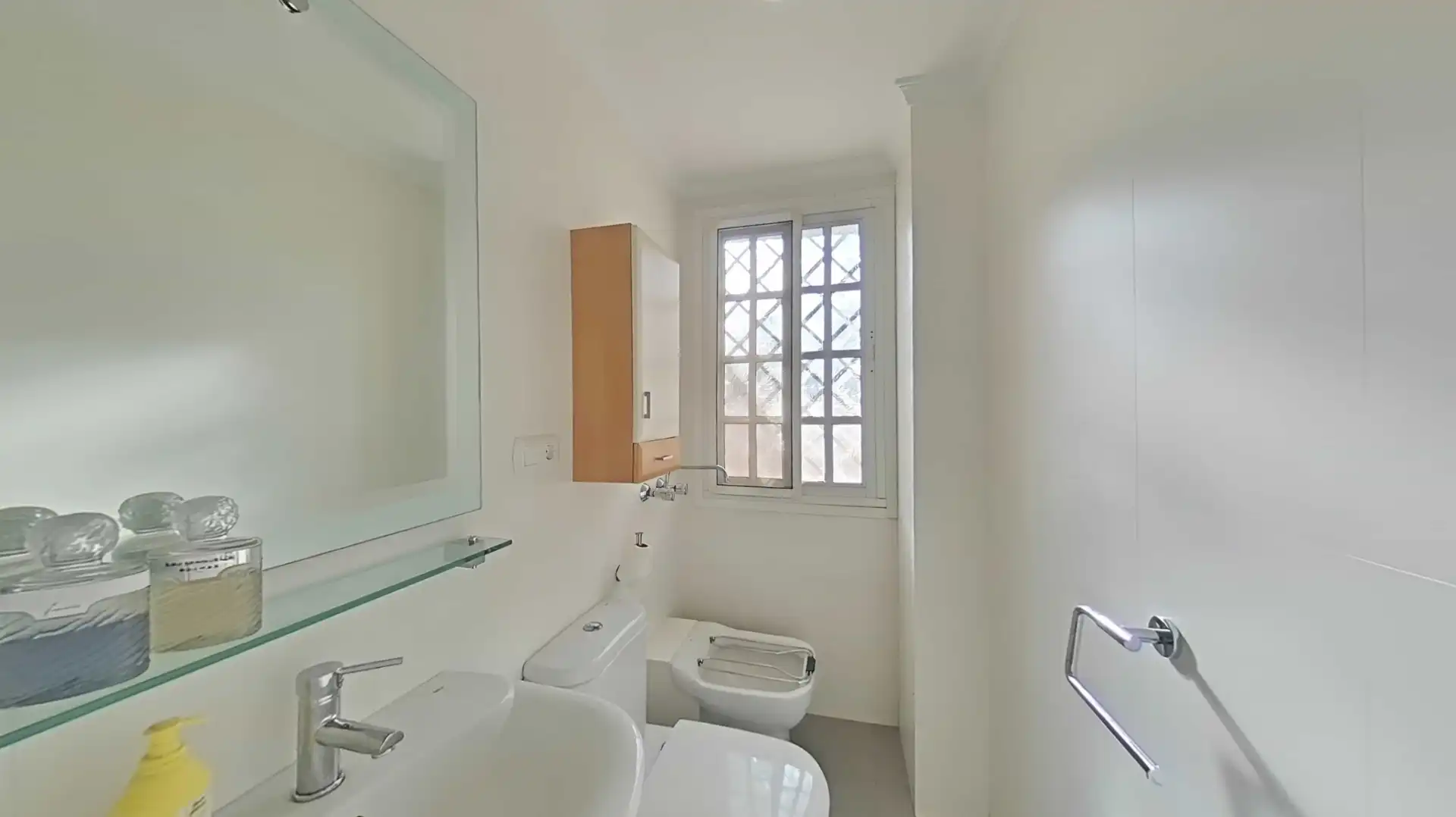 Bany de Casa o xalet en venda en Alhaurín de la Torre amb Aire condicionat, Calefacció i Jardí privat
