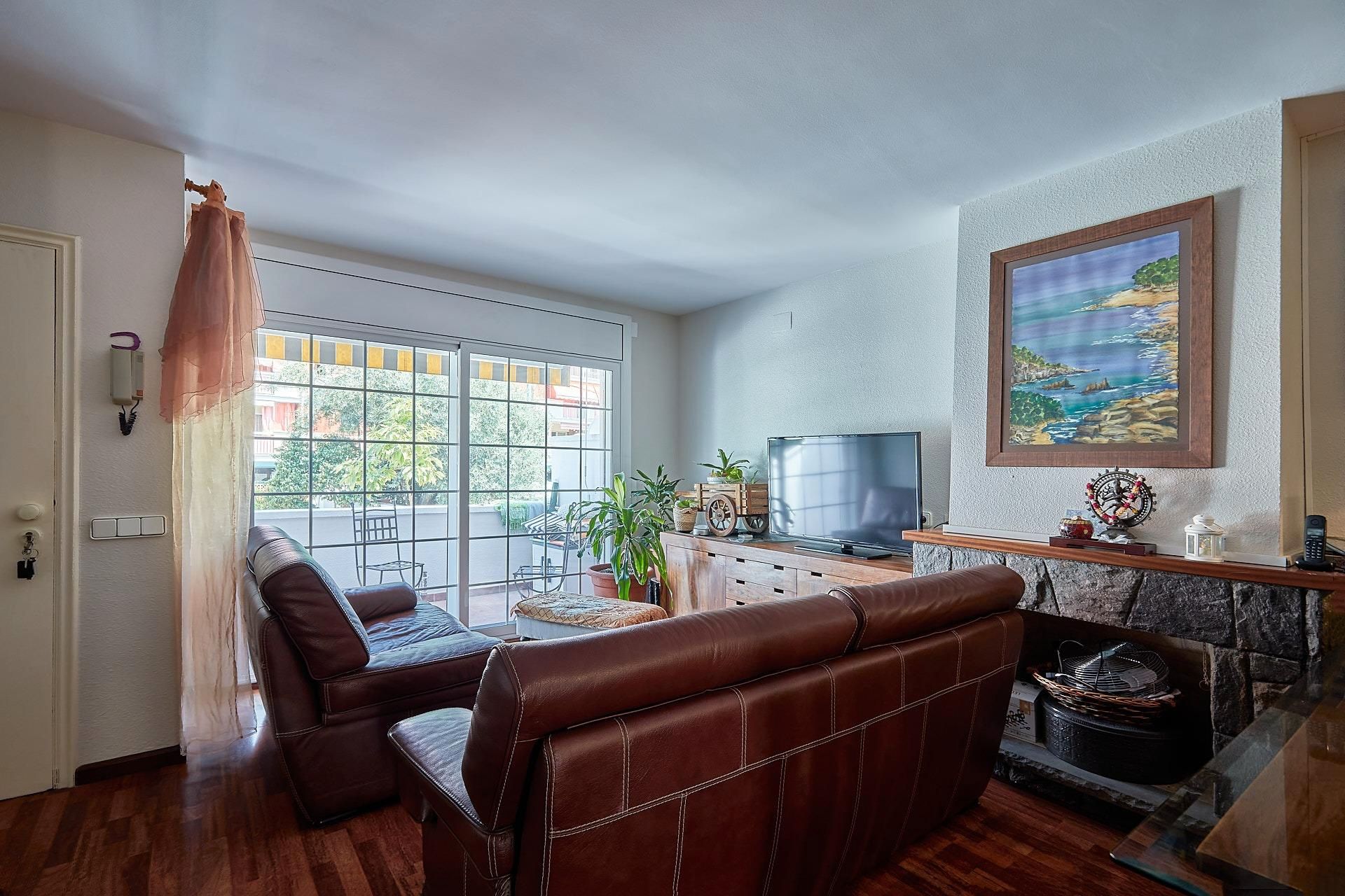 Sala de estar de Casa o chalet en venta en Castelldefels con Aire acondicionado, Calefacción y Jardín privado