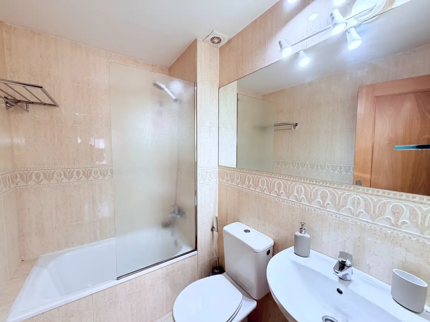 Baño de Ático en venta en Barcelona con Aire acondicionado, Calefacción y Parquet