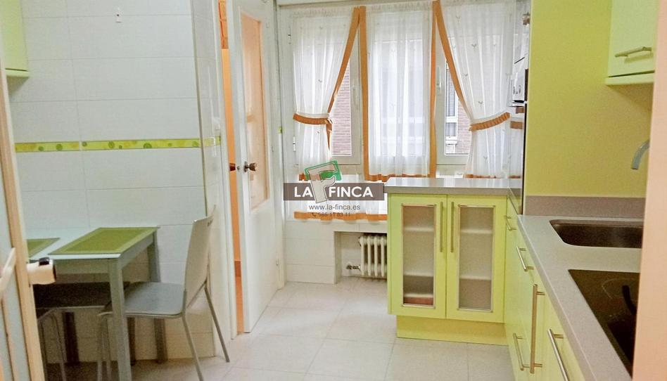 Foto 1 de Piso de alquiler en Ramon Prieto Bances, Milán - Pumarín, Asturias