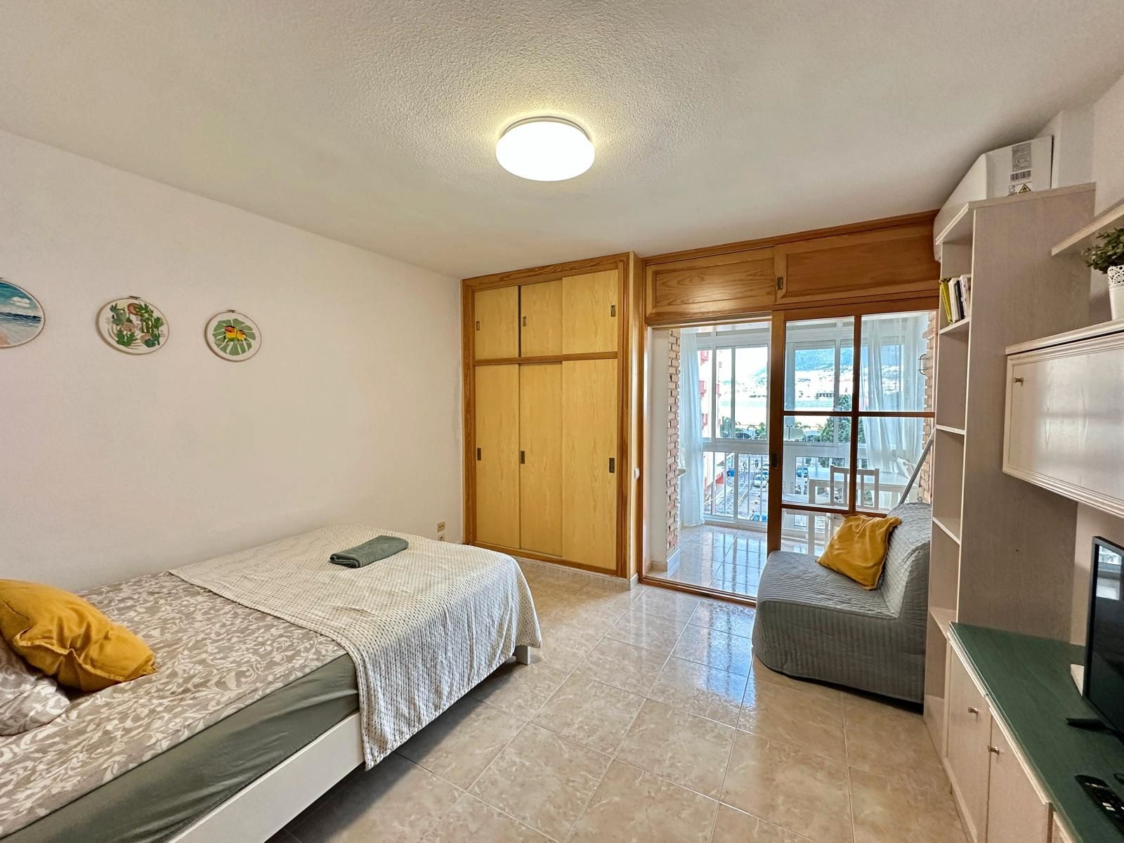 Habitación de Estudio en venta en Benalmádena con Aire acondicionado, Terraza y Amueblado