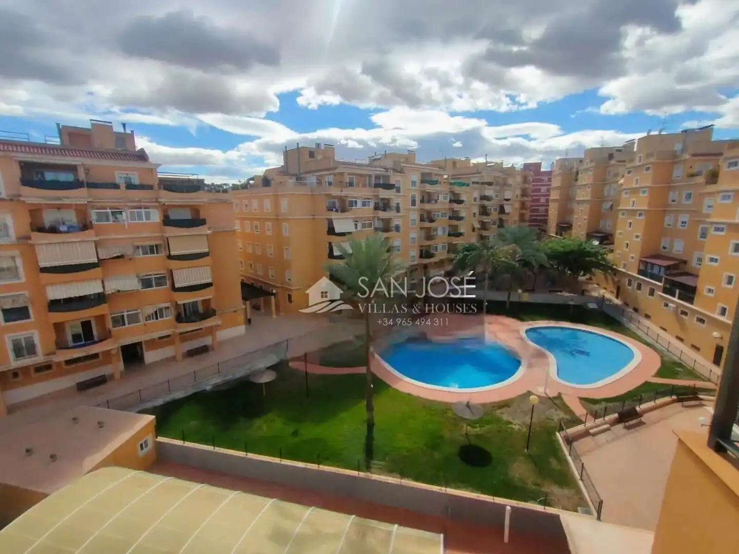 Vista exterior de Piso en venta en Aspe con Aire acondicionado, Jardín privado y Balcón