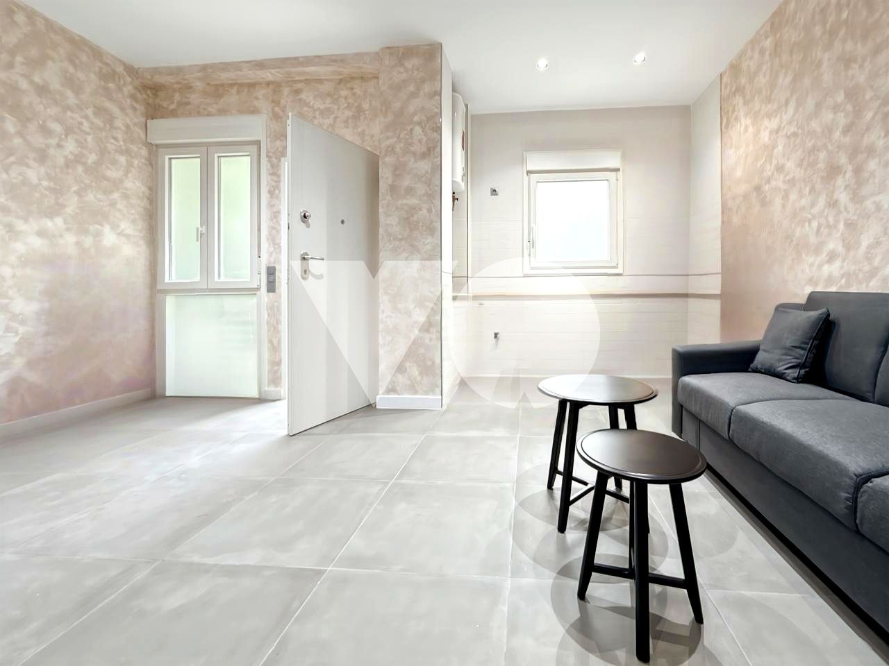 Vista exterior de Planta baixa en venda en  Madrid Capital amb Aire condicionat