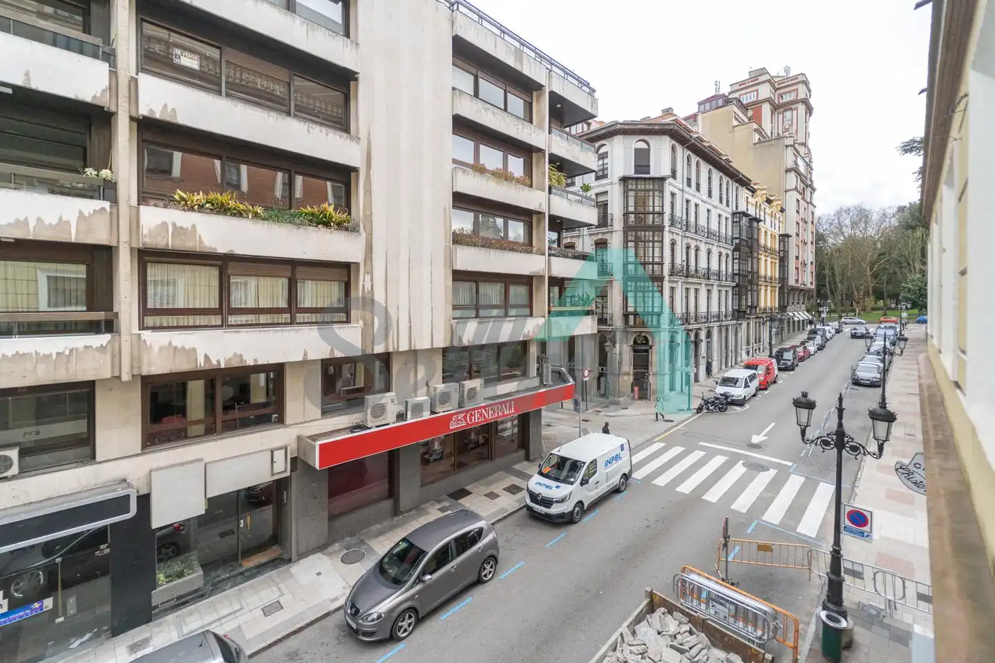 Außenansicht von Büro zum Verkauf in Oviedo  mit Heizung