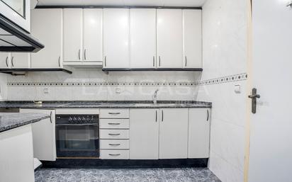 Kitchen of Flat for sale in  Barcelona Capital  with Heating and Balcony