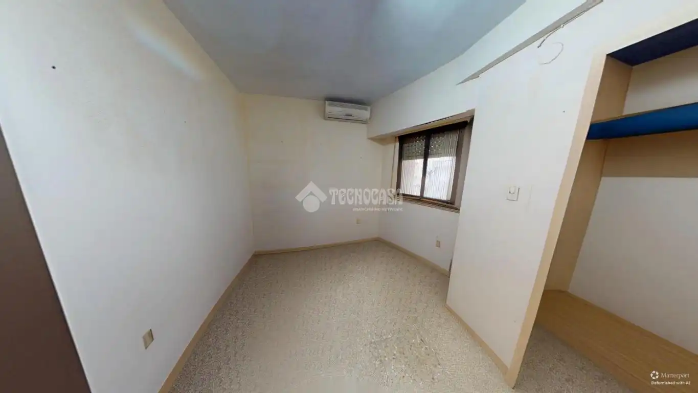 Habitación de Piso en venta en Valencia con Balcón