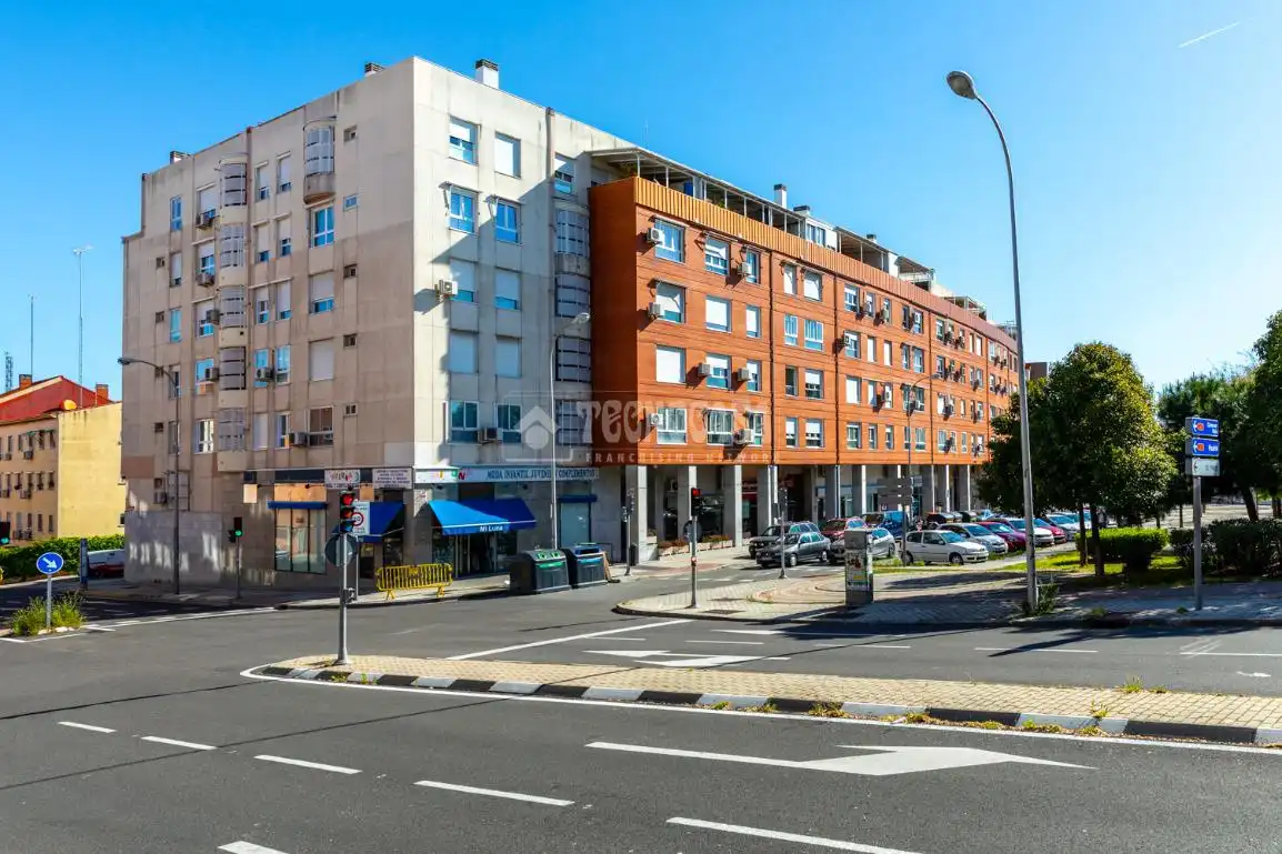 Exterior view of Garage for sale in Madrid