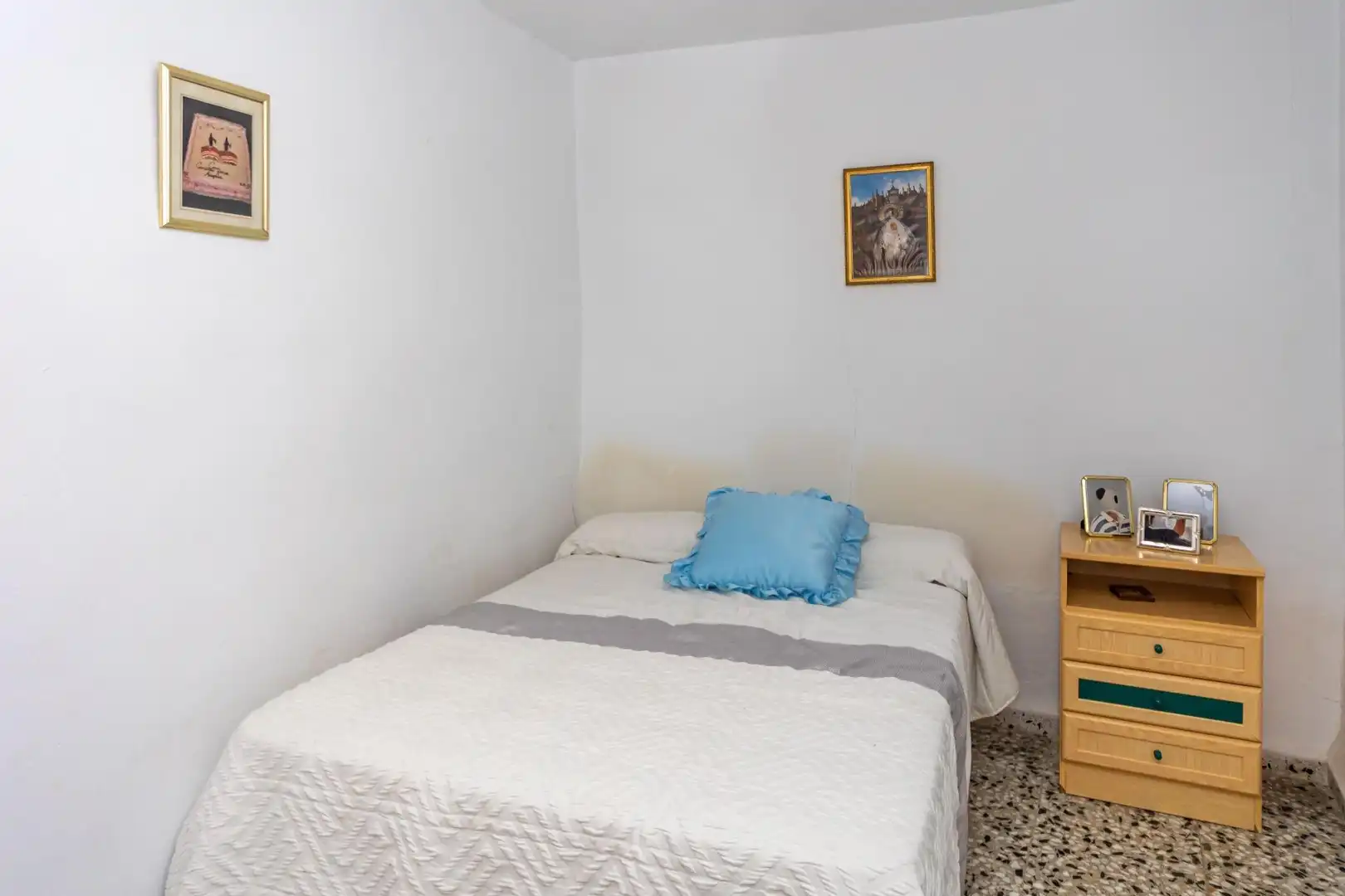 Dormitori de Finca rústica en venda en Guadix amb Calefacció, Jardí privat i Traster
