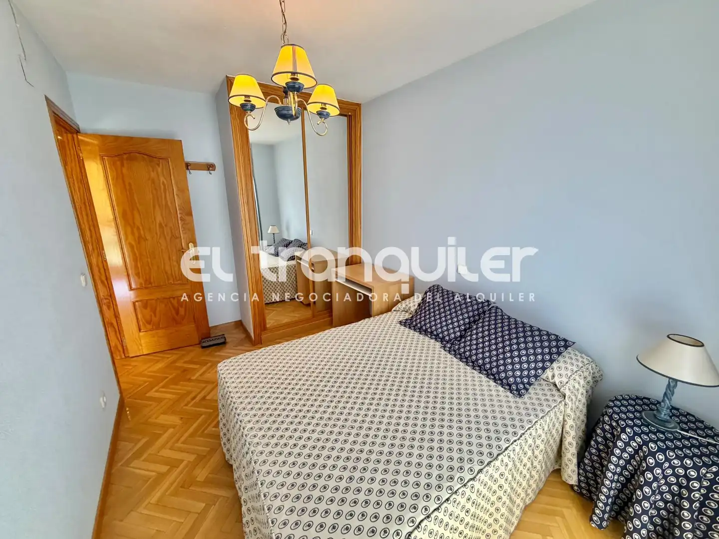 Bedroom of Flat for rent in Madrid  with Air Conditioner, Parquet flooring and Furnished
