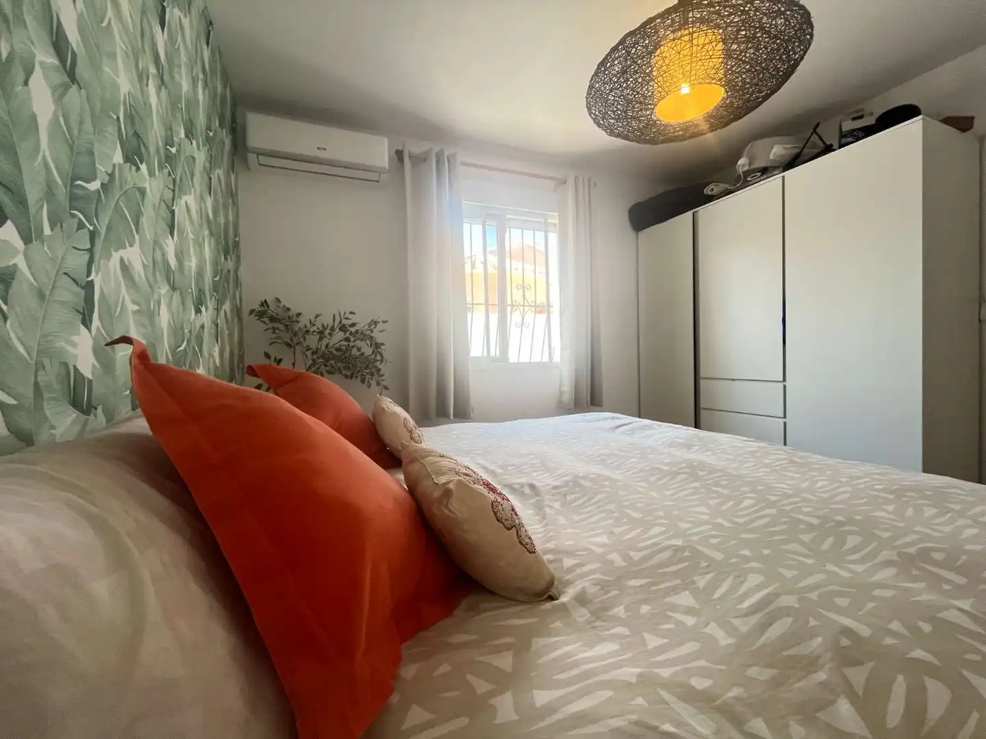 Dormitori de Casa o xalet en venda en Orihuela amb Aire condicionat, Traster i Moblat