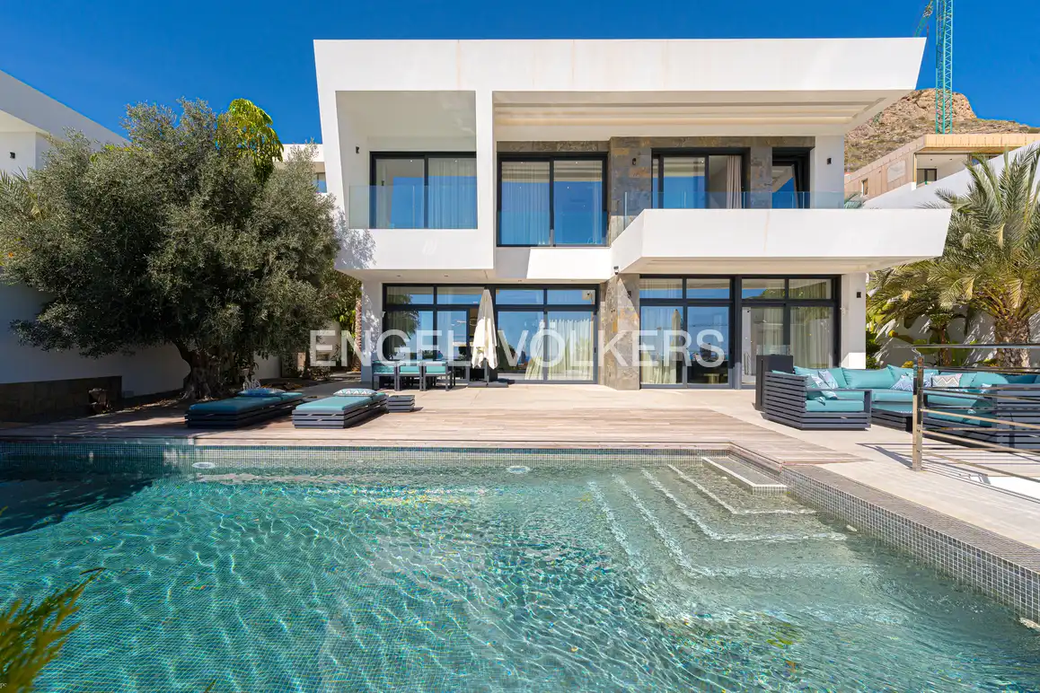 Casa amb piscina en venda a Golf Bahía, imagen 8
