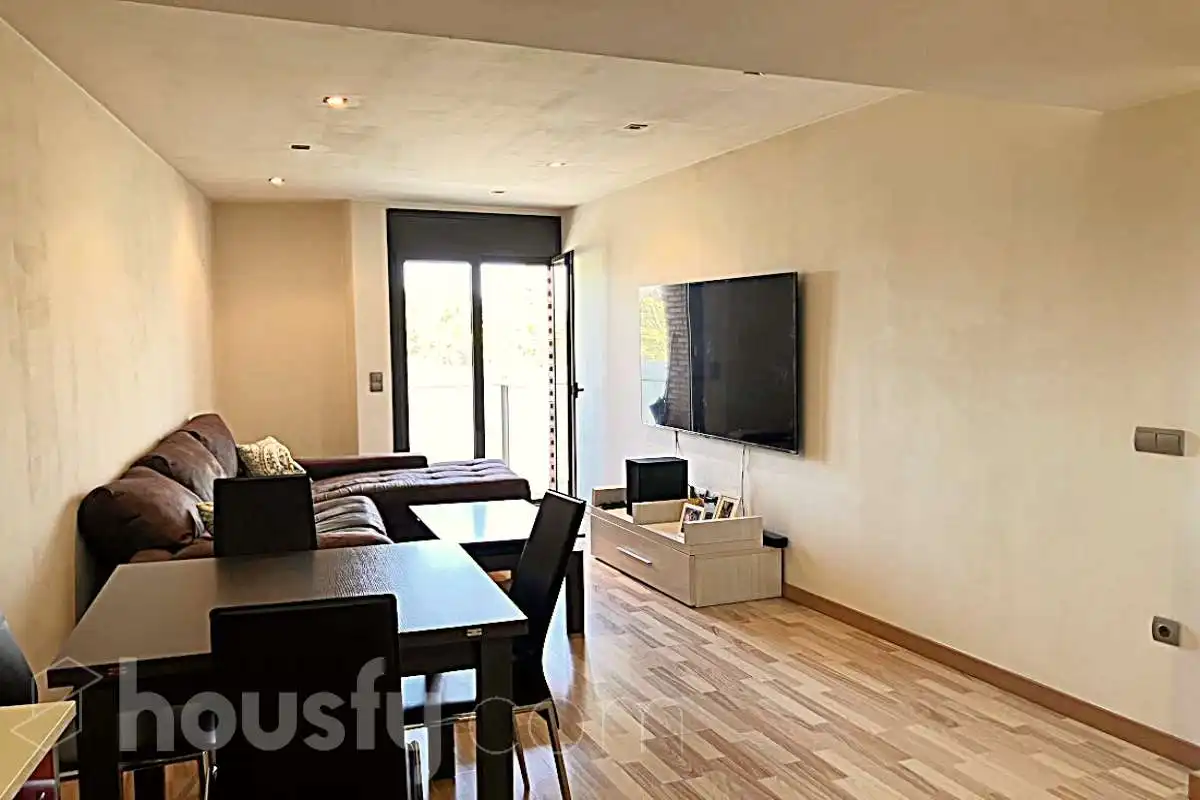 Living room of Flat for sale in Vilafranca del Penedès  with Air Conditioner, Heating and Balcony