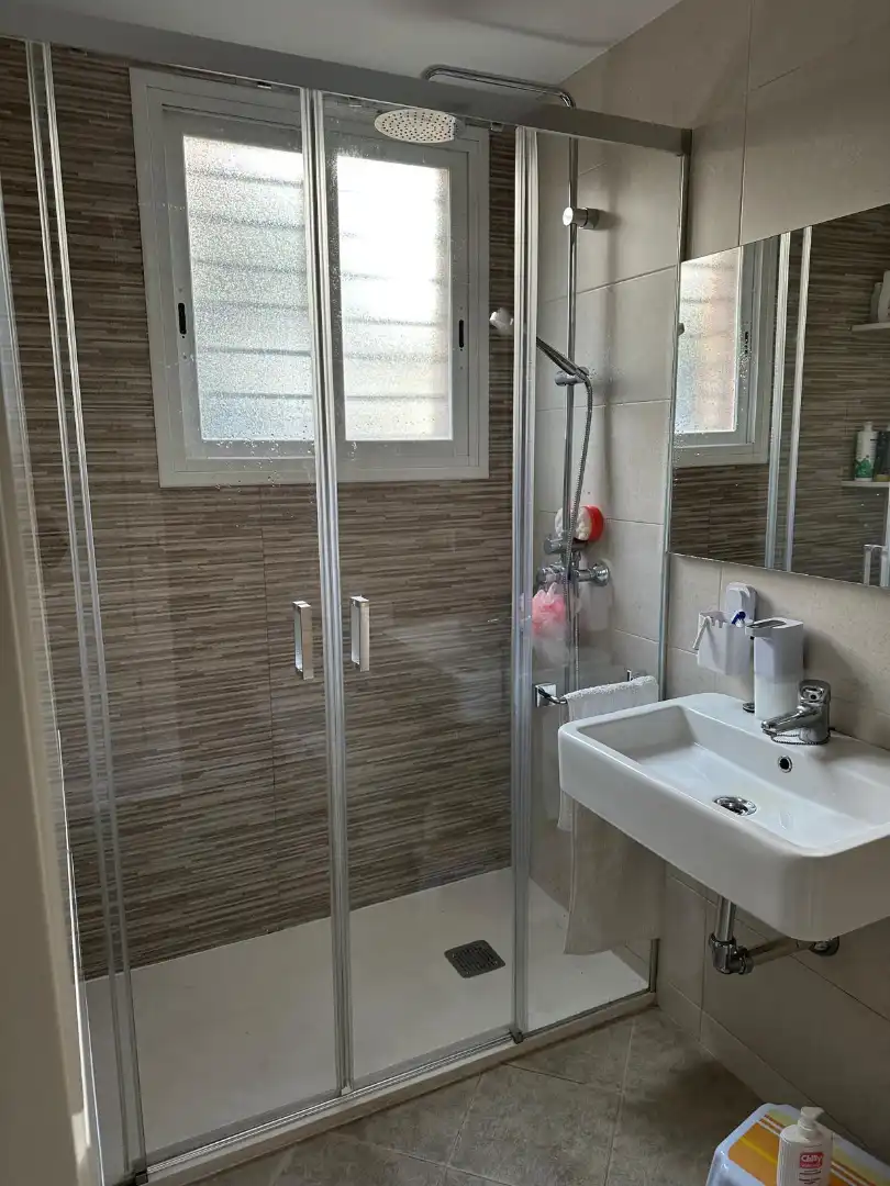 Badezimmer von Wohnung zum Verkauf in Córdoba mit Klimaanlage, Heizung und Privatgarten