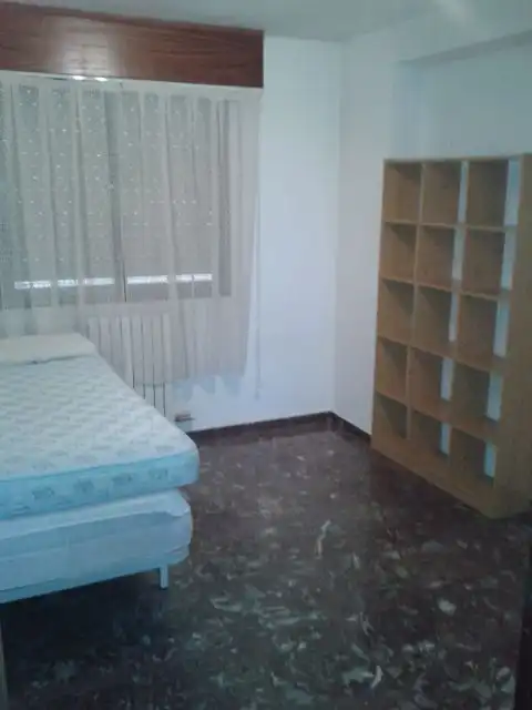 Bedroom of Flat for rent in Zaragoza  with Heating, Furnished and Oven