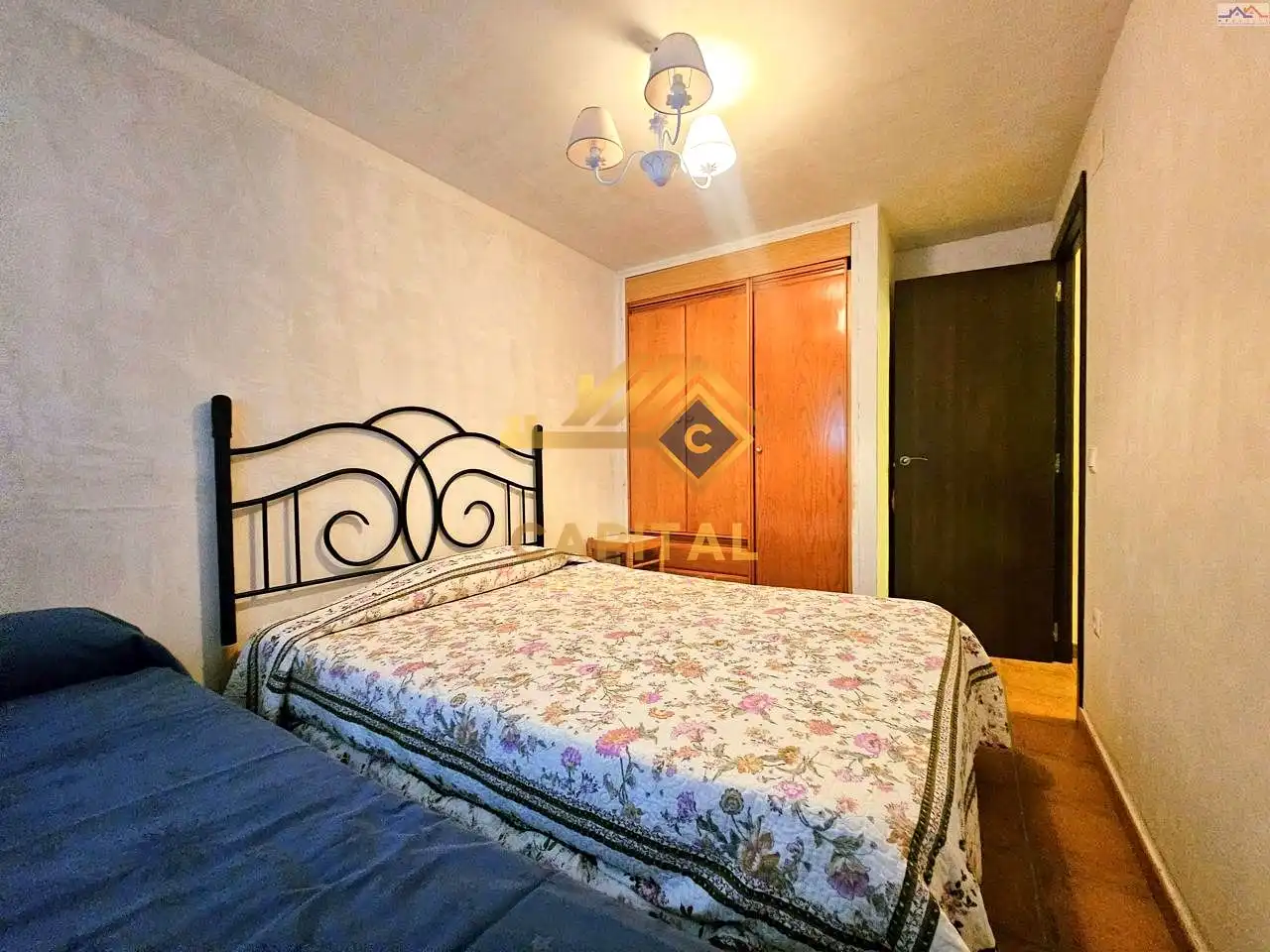 Dormitori de Casa o xalet en venda en Villa del Prado amb Traster i Piscina