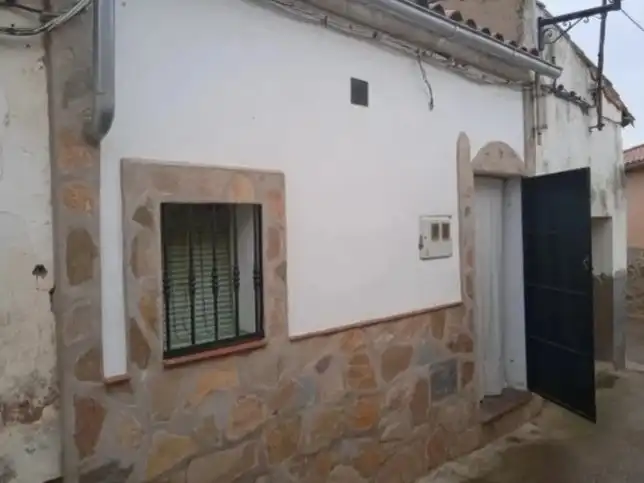 Haus zum Verkauf in Calle Infantes 5