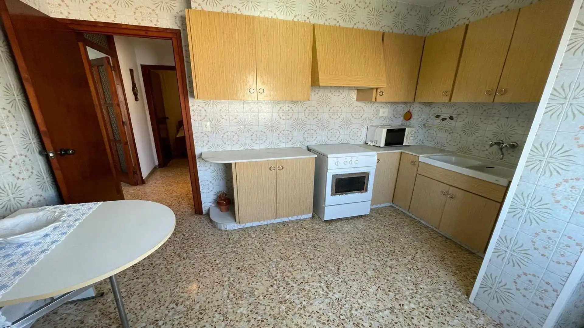 Kitchen of Flat for sale in La Ràpita  with Terrace, Storage room and Furnished
