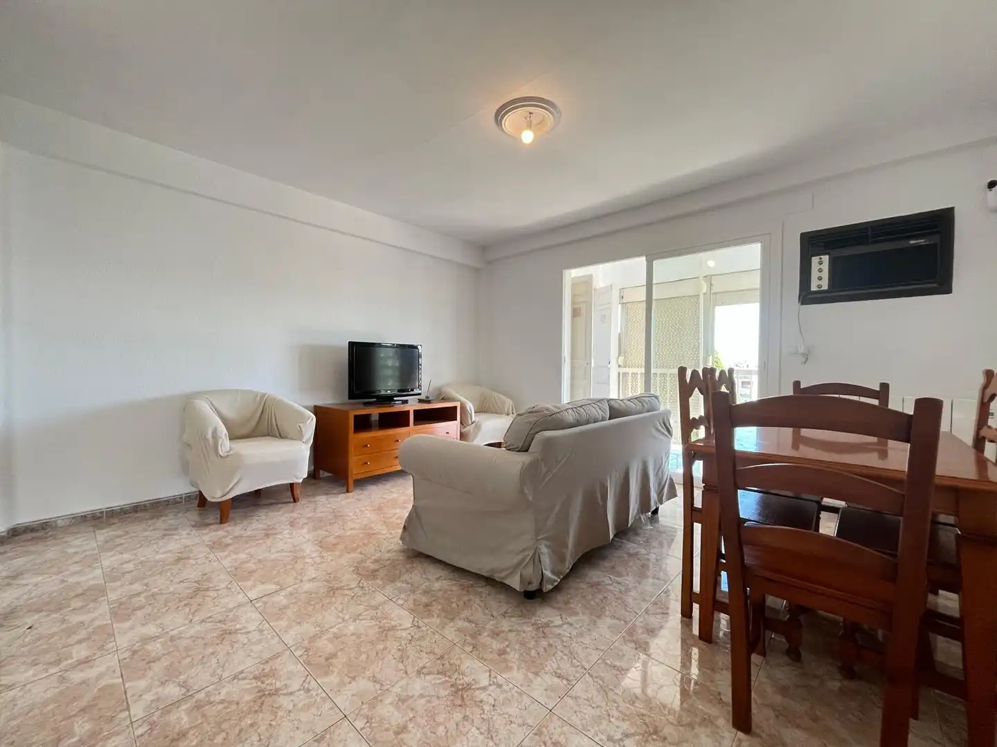 Living room of Flat for rent in Dos Hermanas  with Air Conditioner, Terrace and Furnished