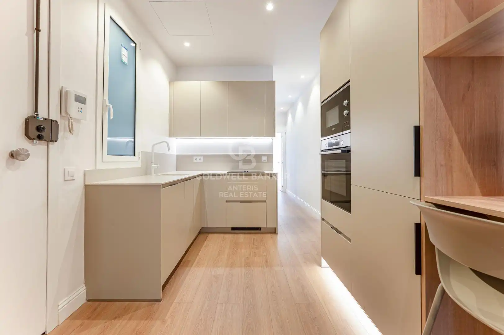 Küche von Wohnung zum Verkauf in Barcelona mit Klimaanlage, Heizung und Parkett