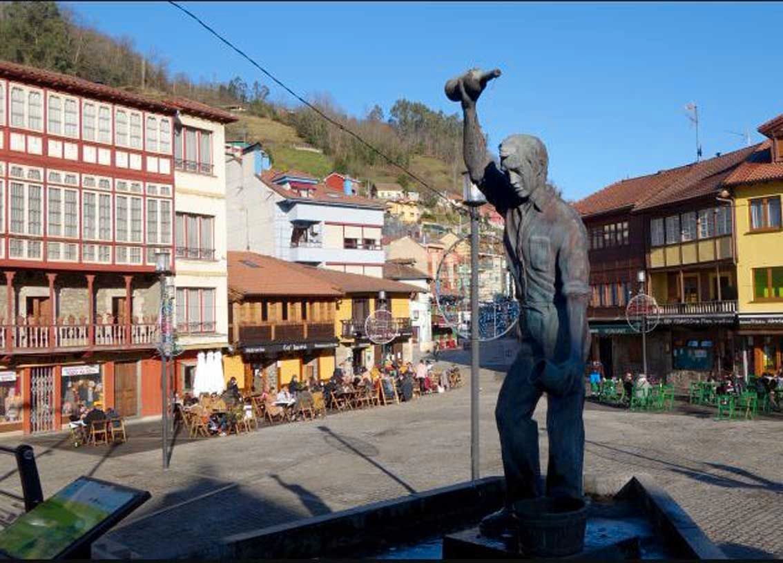 Vista exterior de Local en traspaso en Mieres (Asturias) con Aire acondicionado, Calefacción y Terraza
