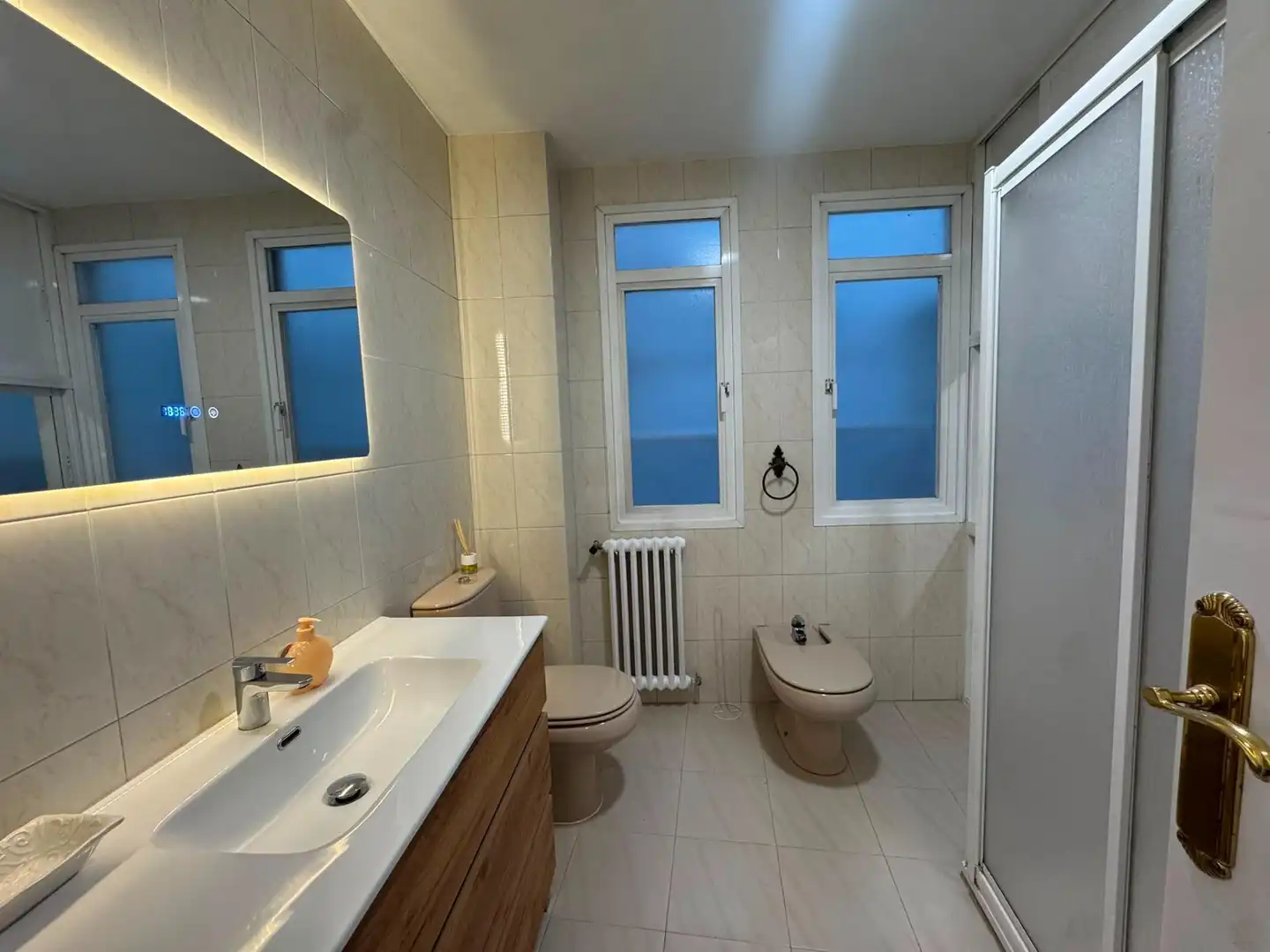 Baño de Piso para compartir en Ourense Capital  con Calefacción, Amueblado y Balcón