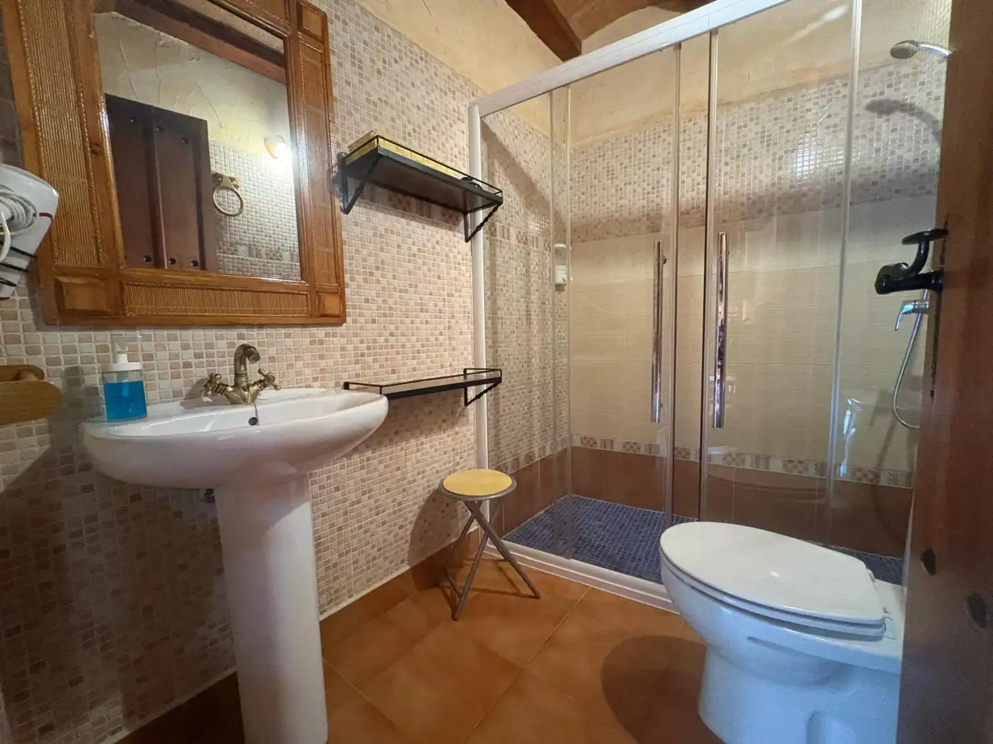 Baño de Finca rústica en venta en Benatae con Calefacción, Jardín privado y Piscina