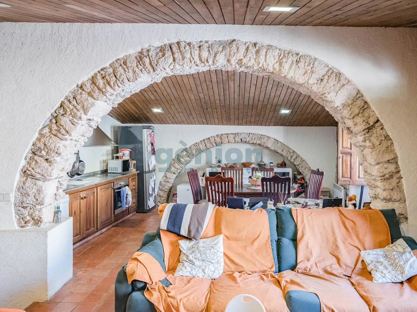 Sala de estar de Finca rústica en venta en Sant Miquel de Fluvià con Aire acondicionado, Calefacción y Jardín privado