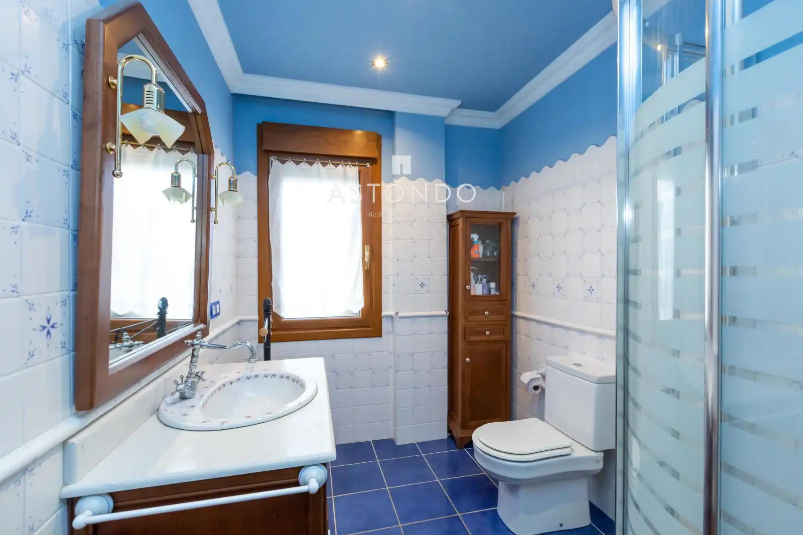 Baño de Casa o chalet en venta en Bareyo con Calefacción, Jardín privado y Terraza
