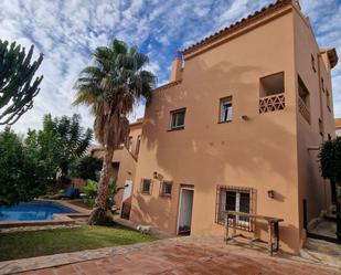 Vista exterior de Casa o xalet en venda en Mojácar amb Aire condicionat, Terrassa i Piscina