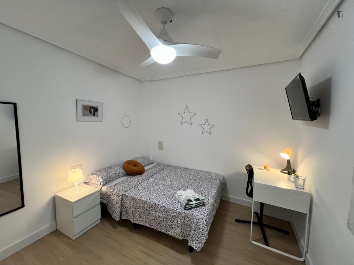 Bedroom of Apartment to share in Elche / Elx  with Furnished, Oven and Washing machine