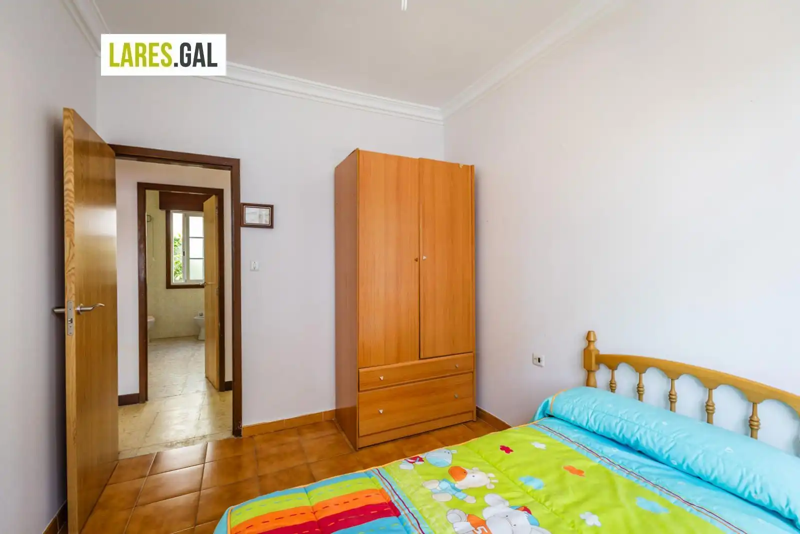 Dormitori de Casa o xalet en venda en Cangas  amb Moblat