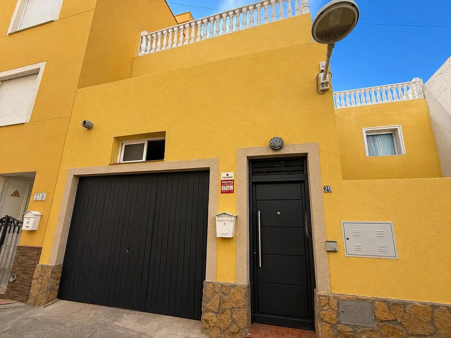 Vista exterior de Casa adosada en venda en Cuevas del Almanzora amb Terrassa, Moblat i Alarma