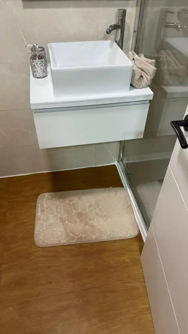 Bany de Apartament de lloguer en Alicante / Alacant amb Aire condicionat, Piscina i Moblat