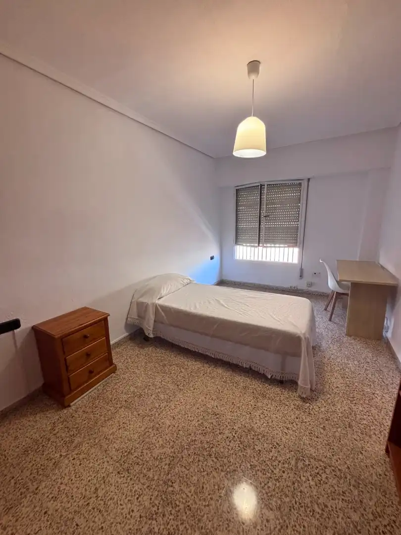 Schlafzimmer von Wohnung zur Miete in Burjassot mit Klimaanlage, Möbliert und Ofen