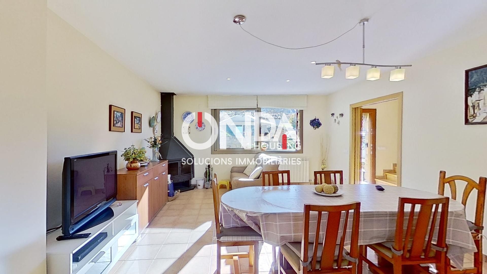 Menjador de Casa adosada en venda en Isona i Conca Dellà amb Calefacció, Jardí privat i Terrassa