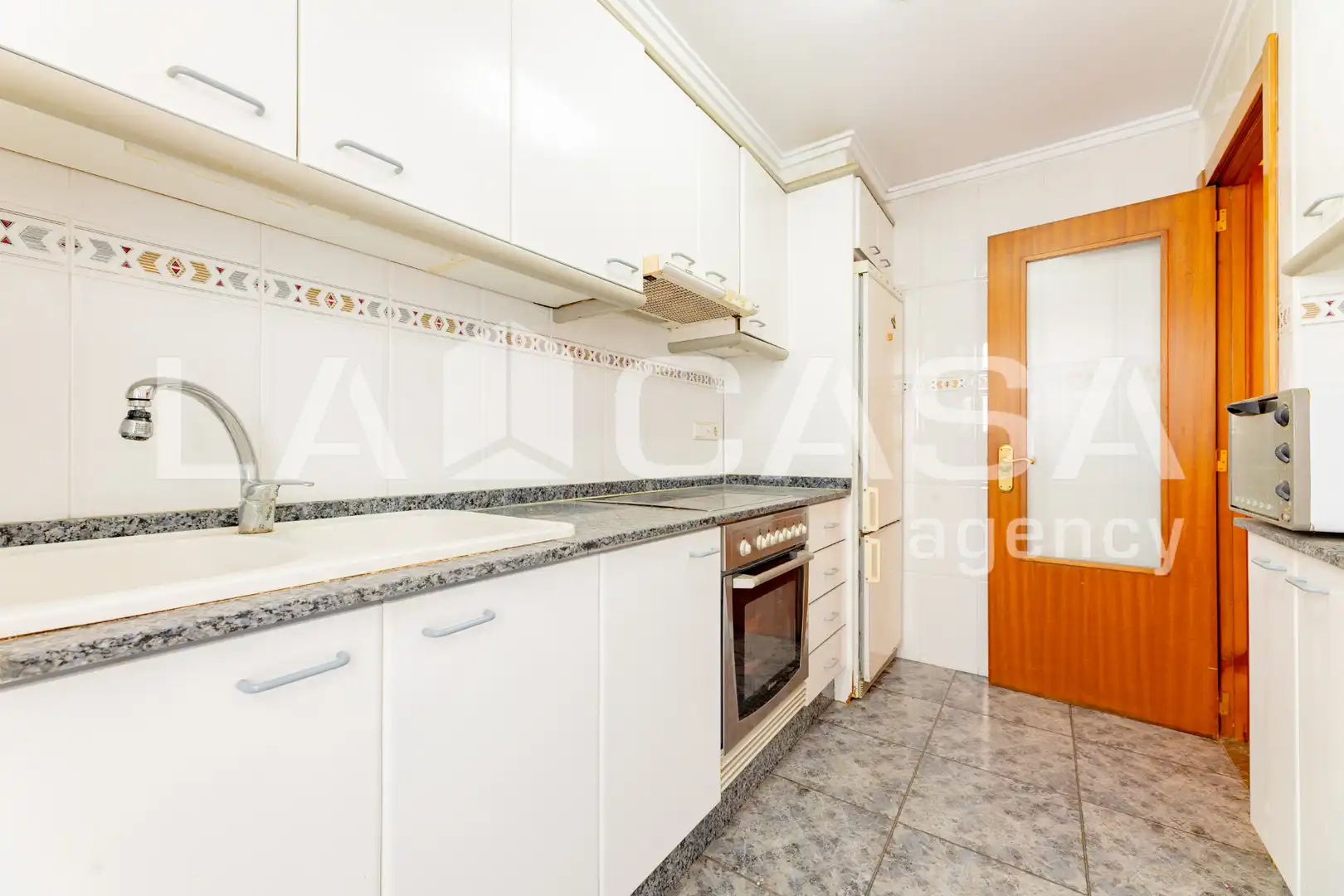 Kitchen of Flat for sale in Valencia  with Air Conditioner and Balcony