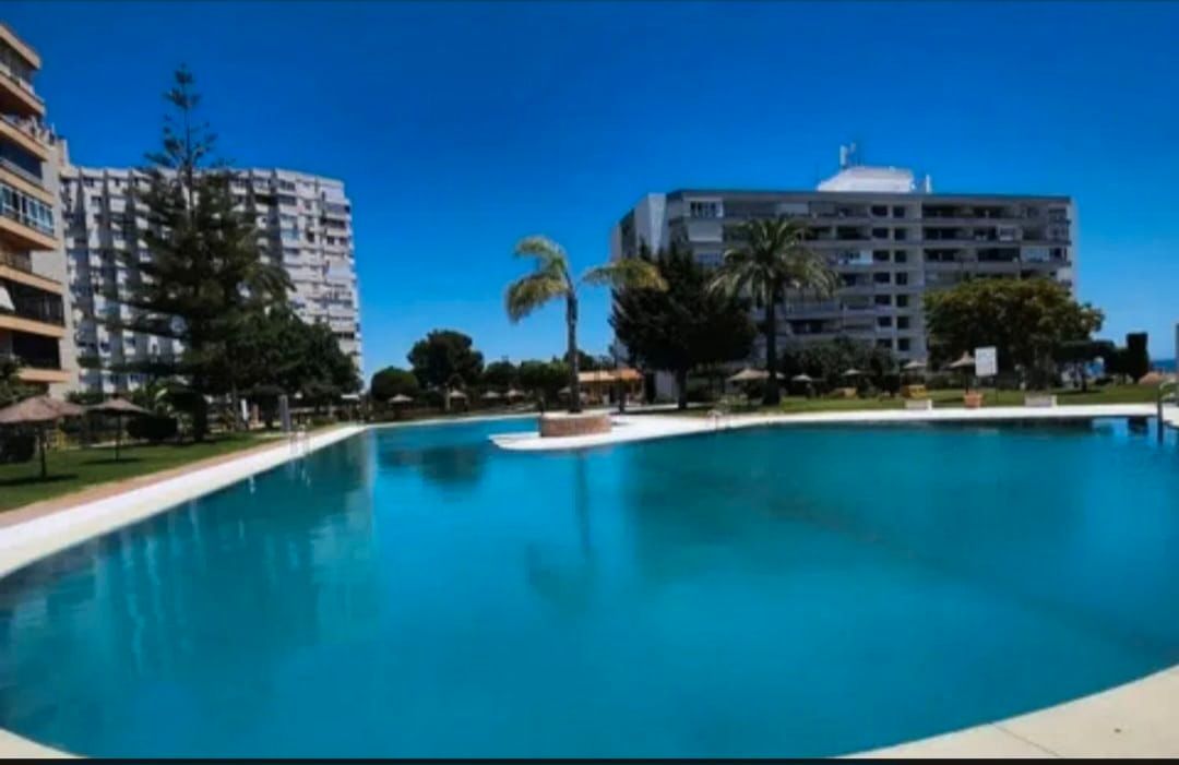 Swimming pool of Apartment to rent in Torremolinos  with Air Conditioner, Heating and Furnished