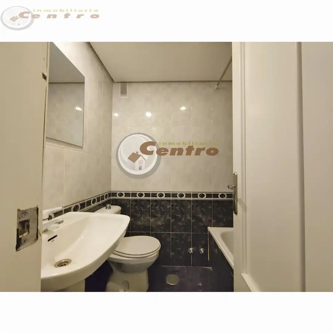 Baño de Piso de alquiler en Albacete con Calefacción, Amueblado y Balcón