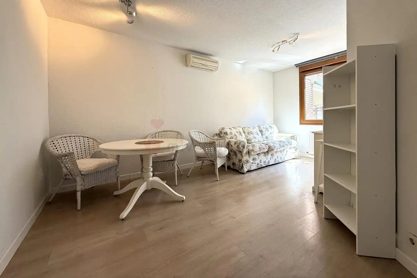 Sala d'estar de Apartament de lloguer en Madrid amb Aire condicionat, Calefacció i Moblat