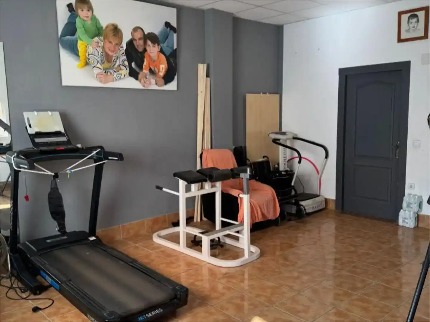Flat for sale in Potries  with Air Conditioner, Private garden and Storage room