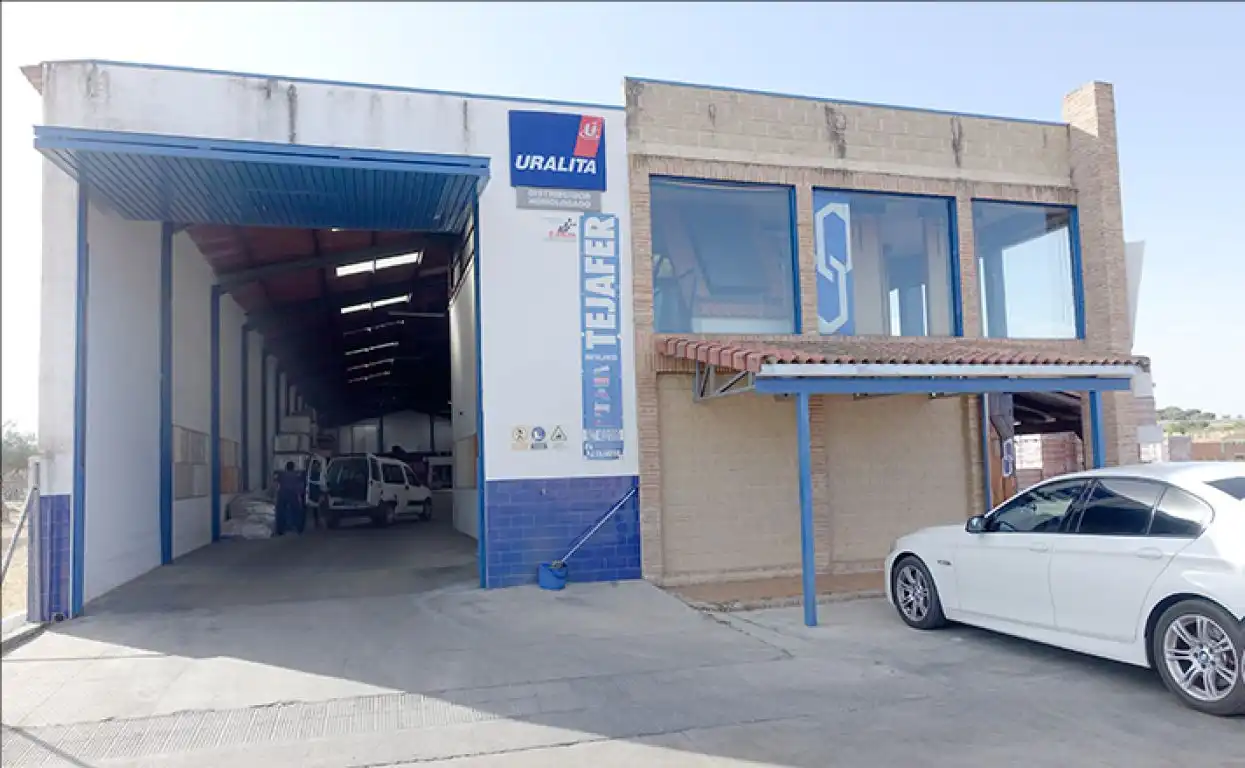 Nave industrial en venta en Torrejoncillo
